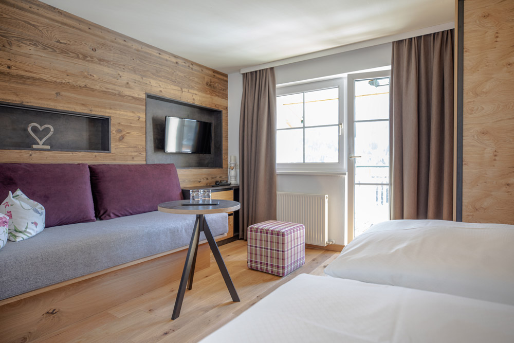 Hotel-Kaminstube-St-Anton-Arlberg-Zimmer-Doppelzimmer-01