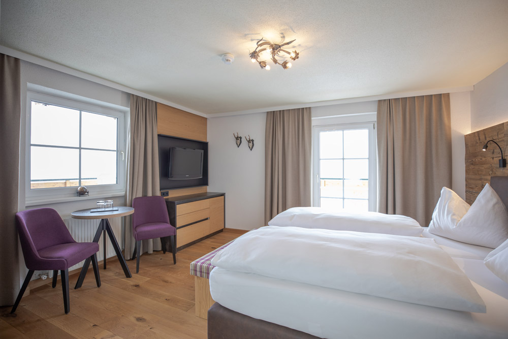 Hotel-Kaminstube-St-Anton-Arlberg-Zimmer-Doppelzimmer-012